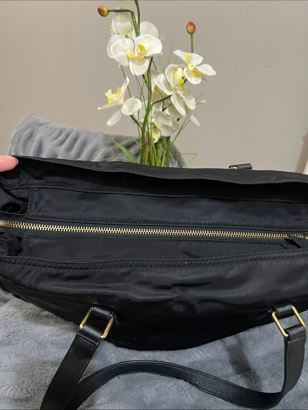 Marc Jacobs Trooper Black Nylon XL Tote GUC retail $295 - Picture 4 of 9